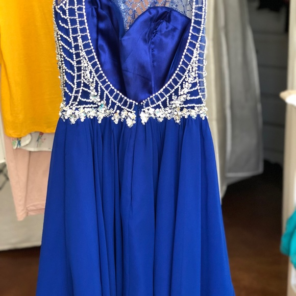 Dress - Picture 2 of 4